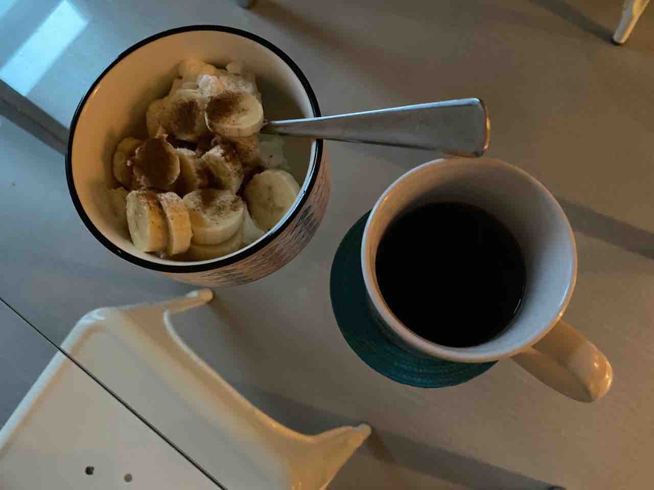 朝ごはんはバナナヨーグルト ハワイネコ ブログ