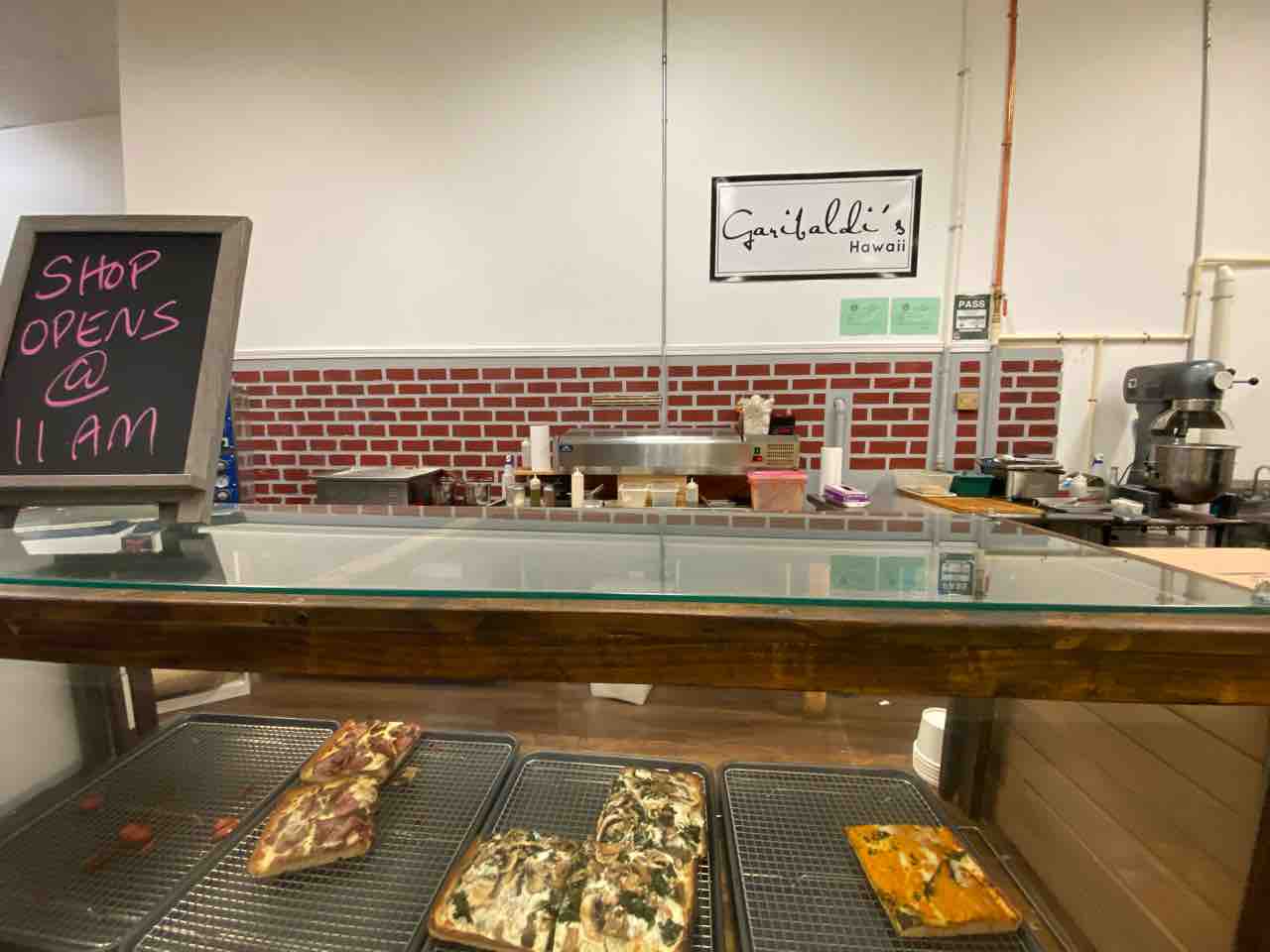 オハナハレマーケット 隠れた名店 絶品スクエアピザ ガリバルディーズ ピザ ハワイグルメ ハワイネコ ブログ オハナハレマーケット 隠れた名店 絶品スクエアピザ ガリバルディーズ ピザ ハワイグルメ ハワイネコ ブログ