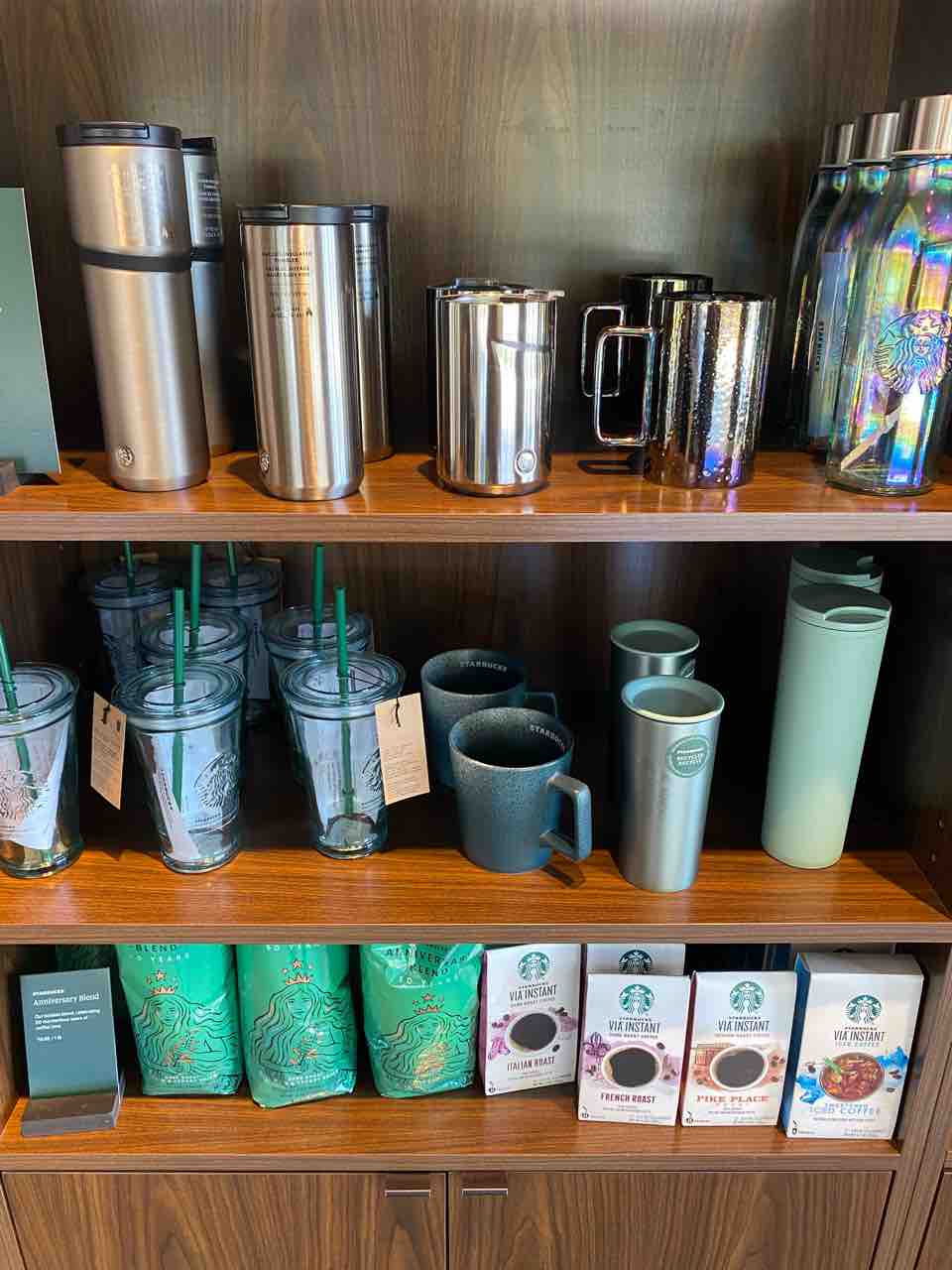 キウイ味のスタードリンクと コーヒー豆 スターバックス ハワイ ハワイネコ ブログ キウイ味のスタードリンクと コーヒー豆 スターバックス ハワイ ハワイネコ ブログ