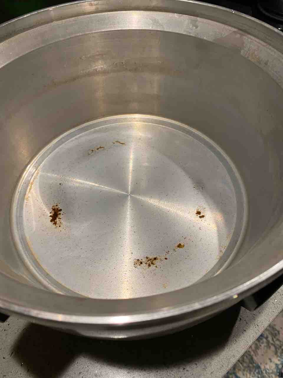 大同電鍋 焦げた外釜の底をクエン酸 お酢でお手入れ ハワイネコ ブログ