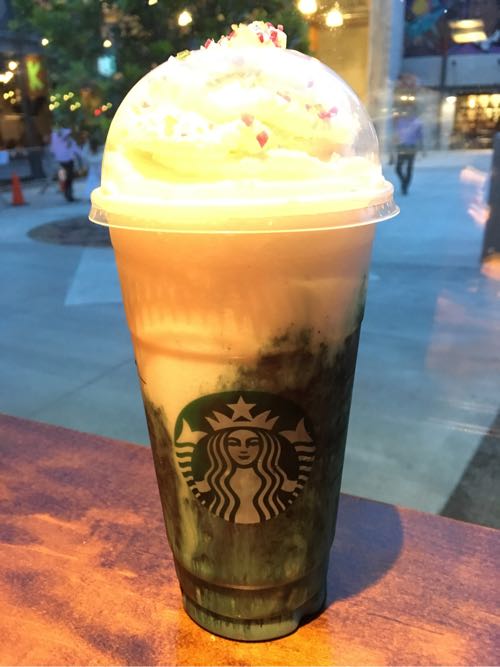 青いクリスタルボールフラペチーノ 裏技激安ドリンク ハワイ スタバ ハワイネコ ブログ 青いクリスタルボールフラペチーノ 裏技激安ドリンク ハワイ スタバ ハワイネコ ブログ