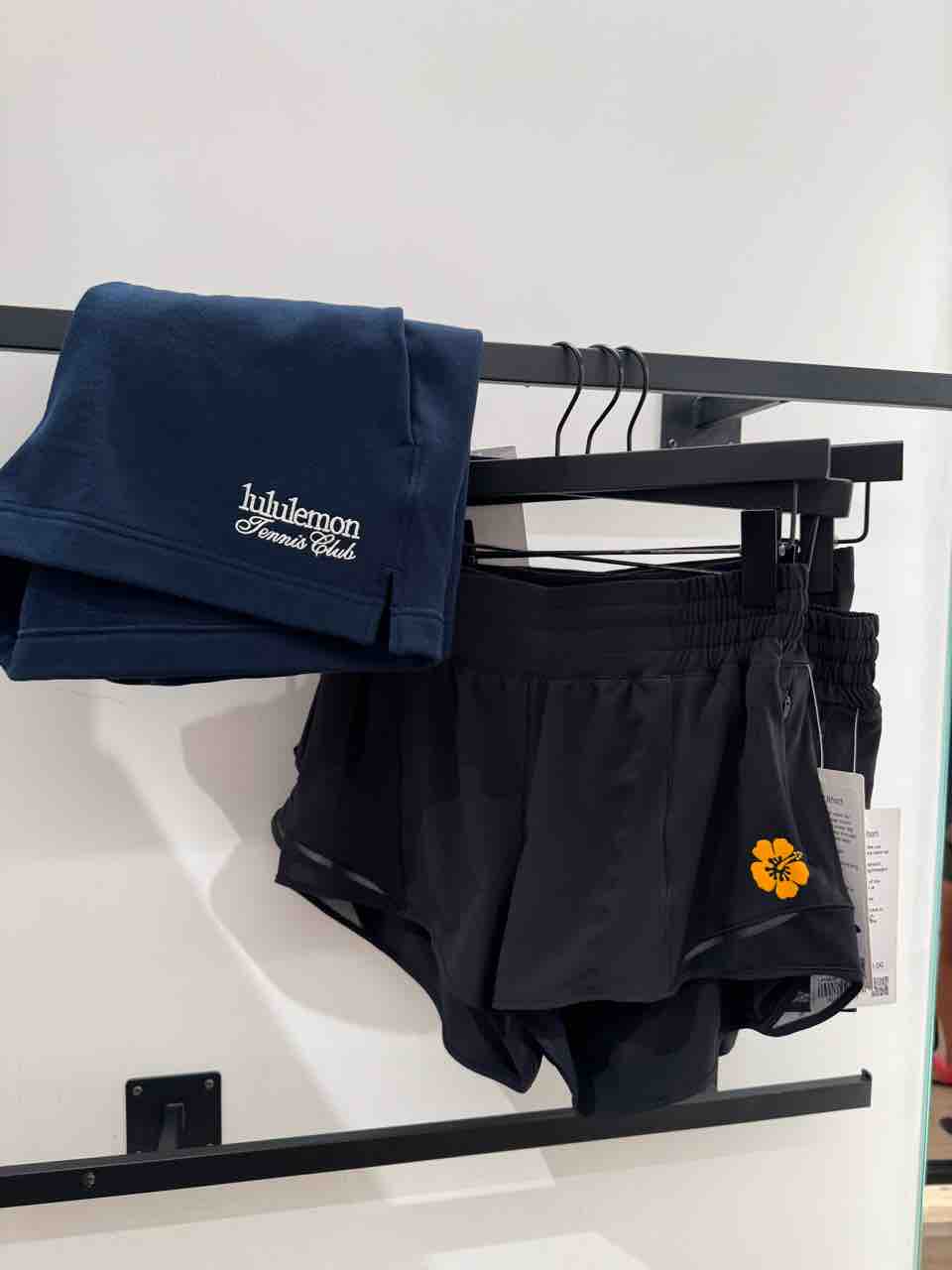 ルルレモンのハワイプリント・黒ショーツを探して・返品・試着大切