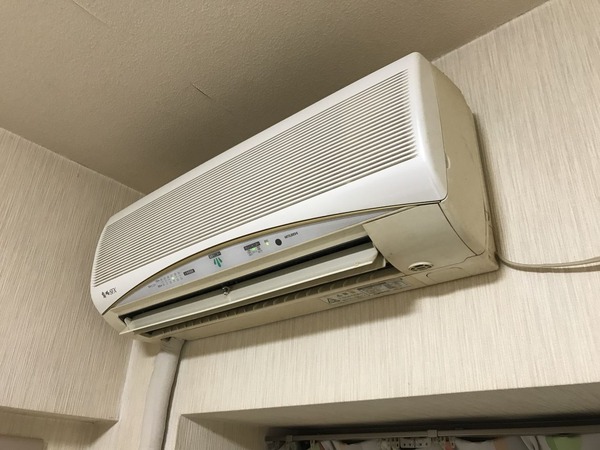 旧エアコン