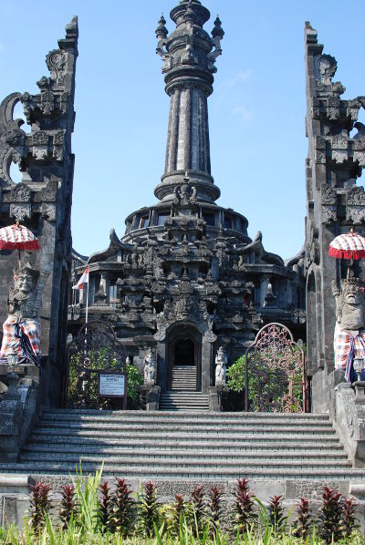 バリ人民闘争記念碑