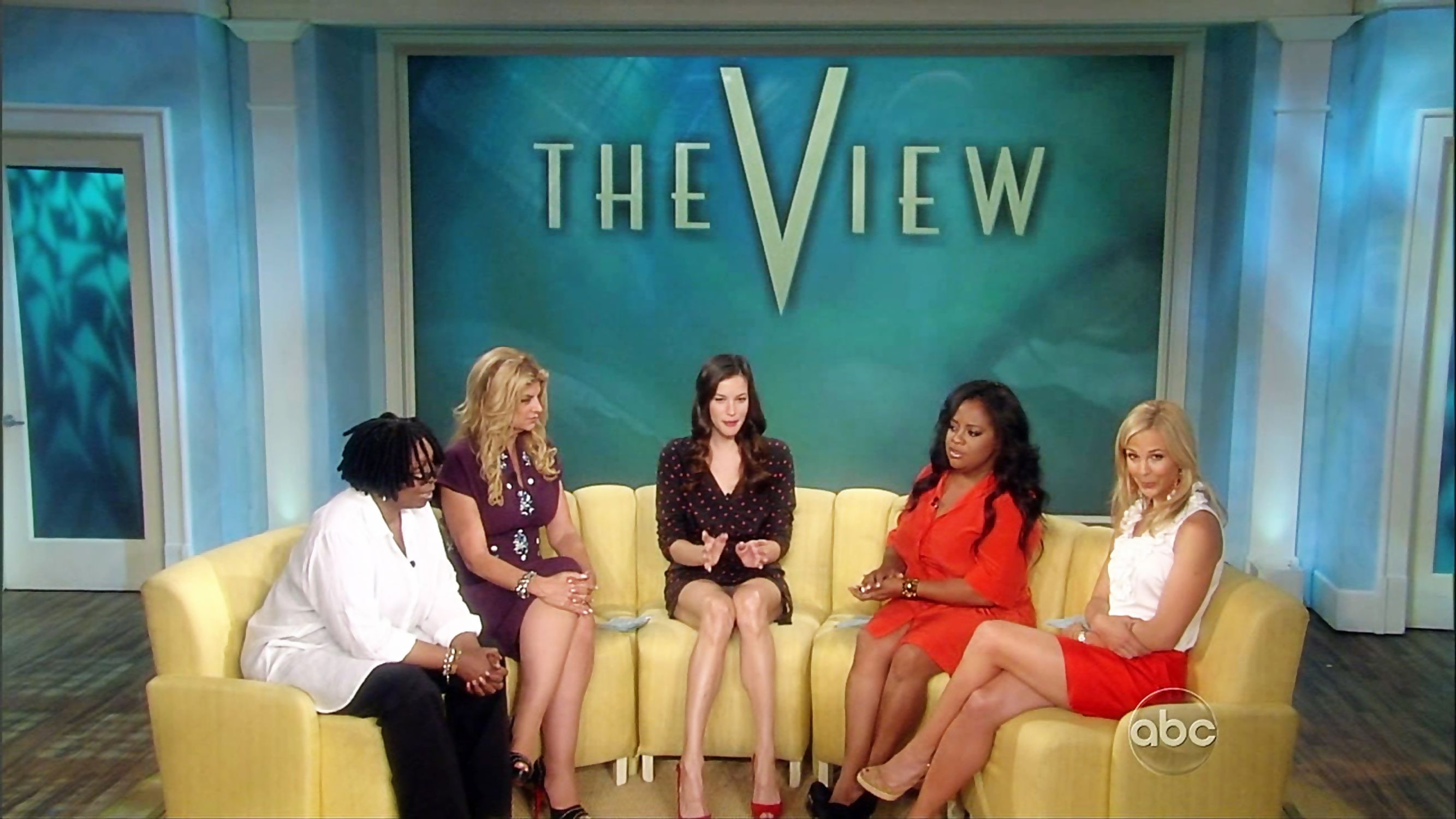 liv Tyler upskirt Liv Tyler Upskirt the View June 21 11 : 世界の女優たちの美しくセクシーな光景 actress xnews