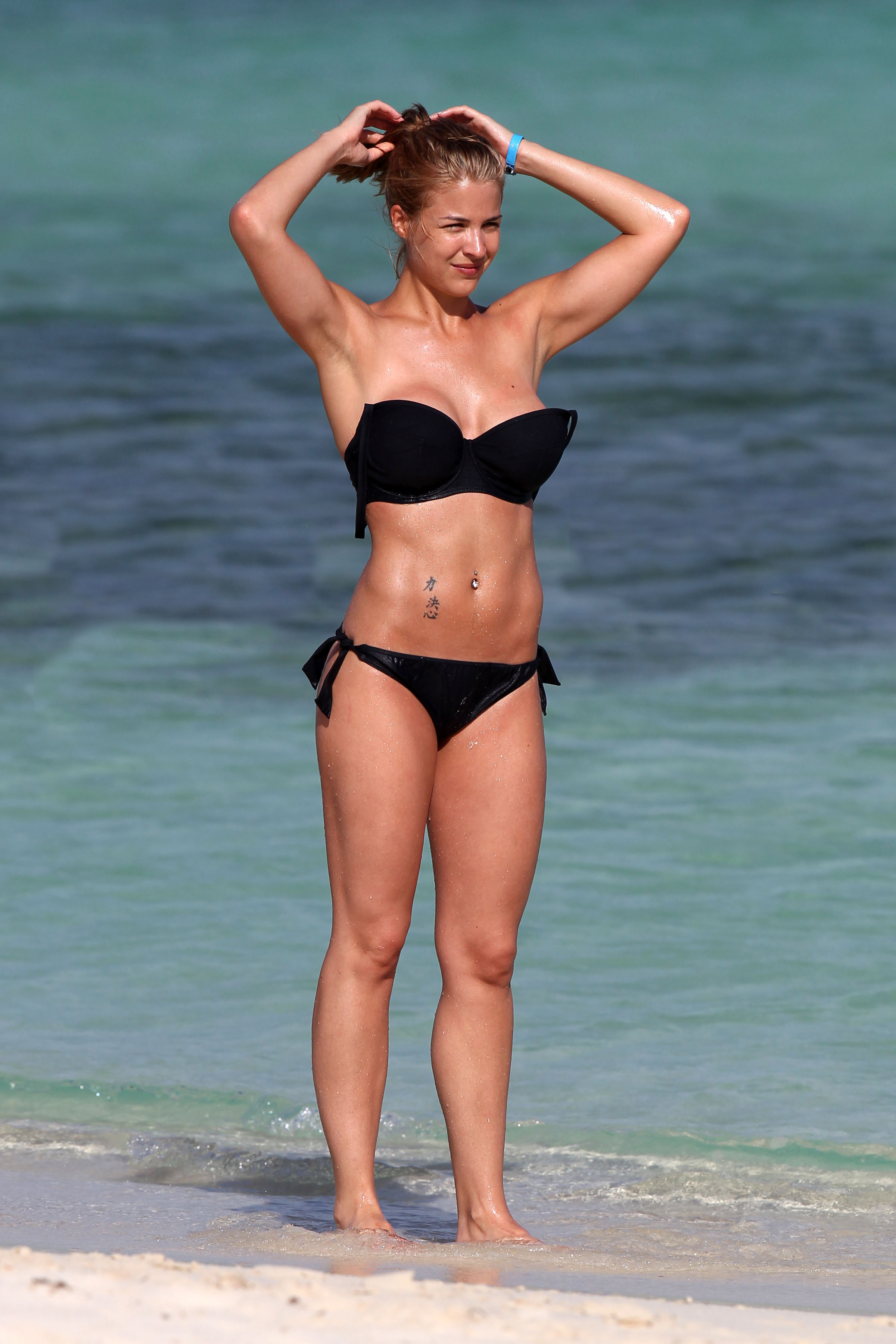 Gemma Atkinson Bikini On The Beach In Aruba October 12 世界の女優たちの美しくセクシーな光景 Actress ews