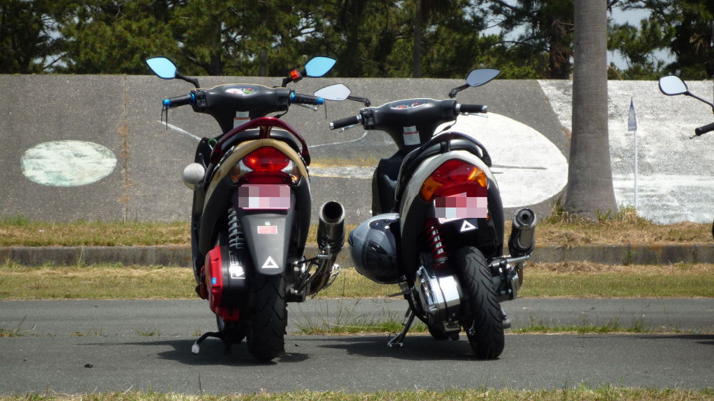 2011オフ会 : 通勤特急 アドレス v125とZX-12Rの部屋