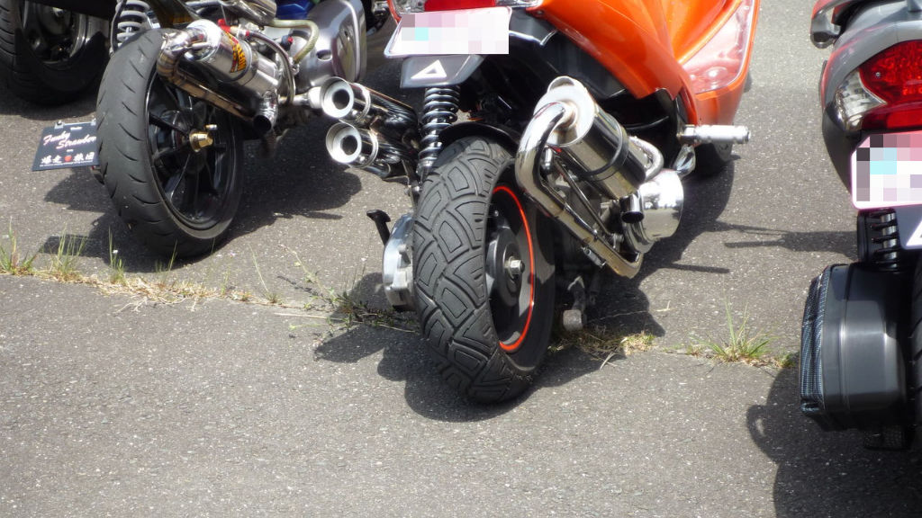 11オフ会 通勤特急 アドレス V125とzx 12rの部屋