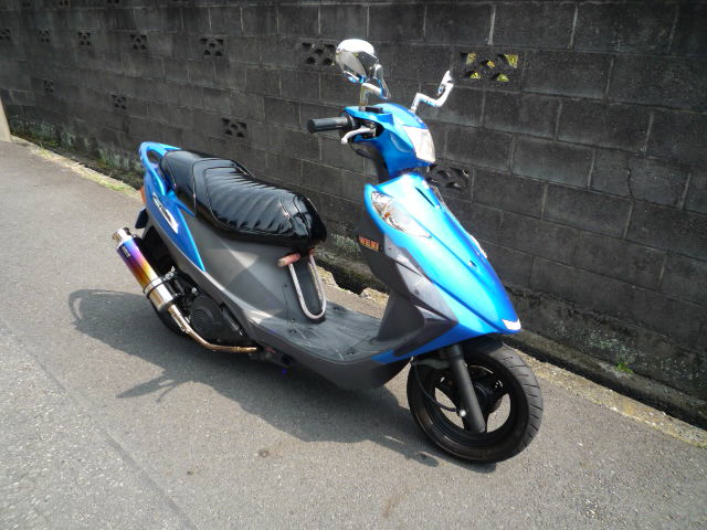 Wirus Win ローダウンシート 通勤特急 アドレス V125とzx 12rの部屋