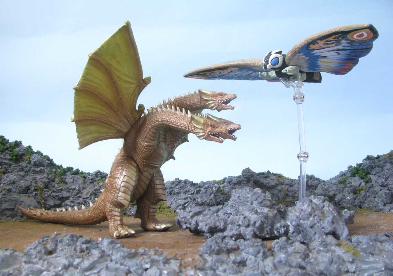 Bandai 東宝新作ソフビ検証 レインボーモスラ キングギドラ 怪獣怪人大行進 Bandai 東宝新作ソフビ検証 レインボーモスラ キングギドラ 怪獣怪人大行進