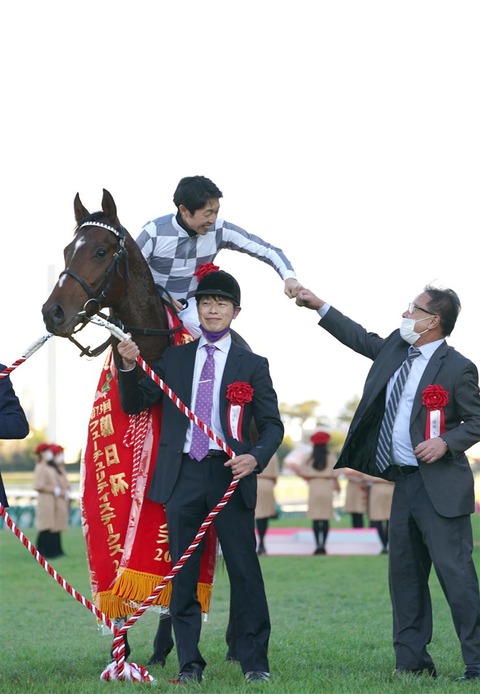 pog21122004500002-p1