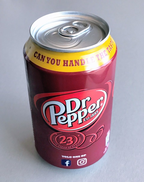 1920px-Dr_Pepper_can