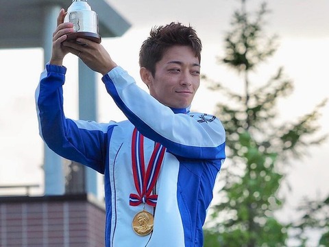 8b8b4_1676_14c064df_0c0ec4fc