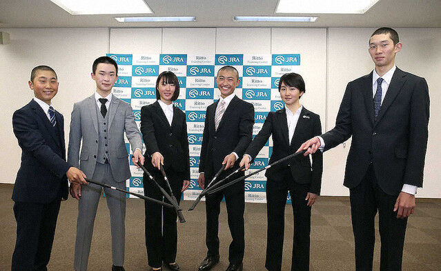 現役騎手で最高身長に 新人騎手の松本くん デカすぎワロタwww 週末は落ち武者