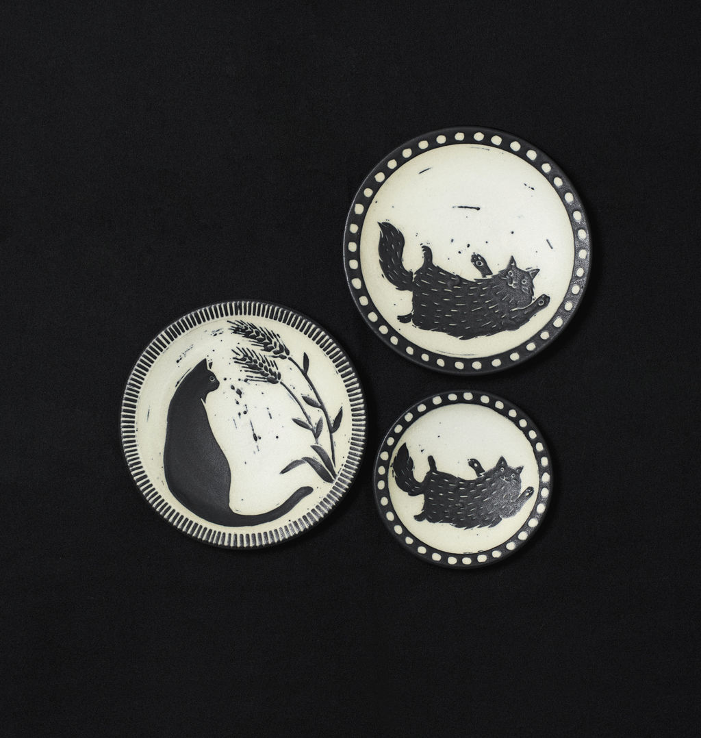 坂井千尋さん/大皿・コウモリ柄 掻き落とし 坂井千尋さん/大皿・コウモリ柄 掻き落とし 菊池亜希子とコンジェの