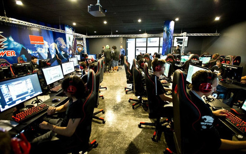 資格ちゃんねる Eスポーツ学校生徒 よし Fpsのプロになるぞ 聞いてた講義と違う Livedoor Blog ブログ 資格ちゃんねる Eスポーツ学校生徒 よし Fpsのプロになるぞ 聞いてた講義と違う Livedoor Blog ブログ
