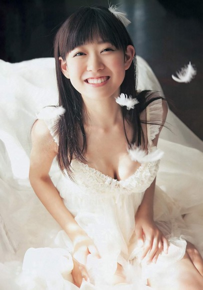 渡辺美優紀のグラビア画像050