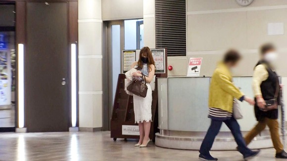 Gカップの人妻イ●スタ美女をDMでナンパ。カフェからホテルへ… 5