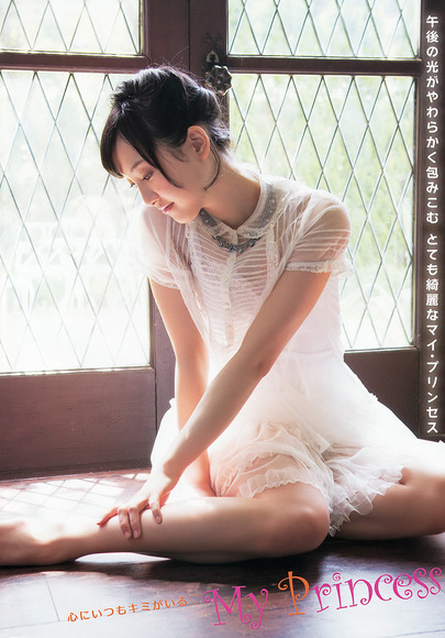 131112松井玲奈の太もも016