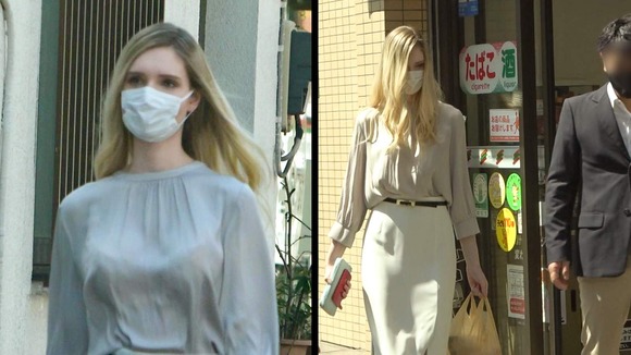 ロシア出身の超絶美人な語学スクール講師。仕事の合間にロケ車内で脱がせてフェラ… 10