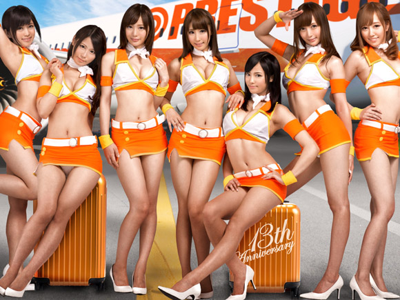 美人女優たちがCAコスでおもてなし乱交