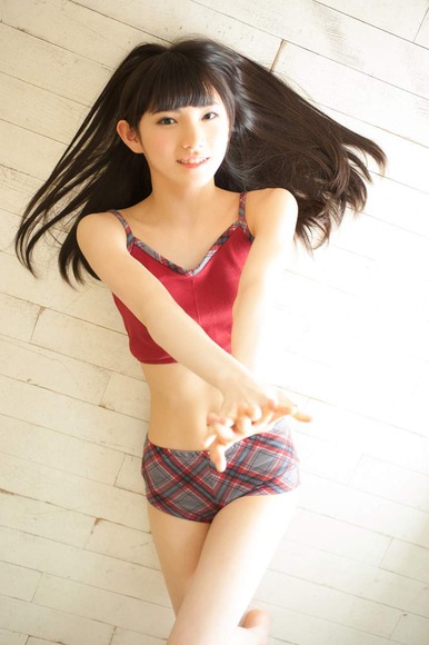岡田奈々のグラビア画像025