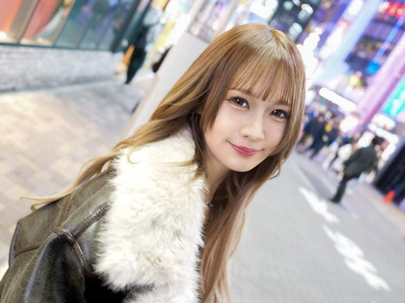 綺麗系タトゥーギャルな２３歳バー店員がネットでAV応募→体験撮影。脱ぐと意外に濃いマン毛…プロ男優の手マンで潮噴射