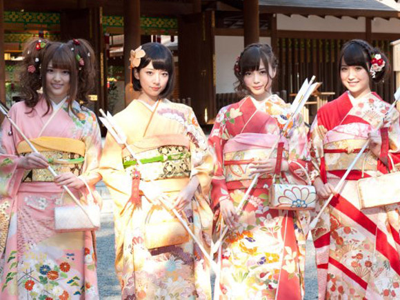 晴れ着姿集合写真