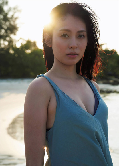 201202本仮屋ユイカの画像002