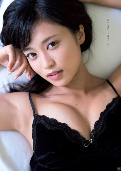 180125小島瑠璃子のエロ画像008