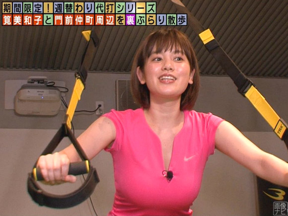 恒例のセクハラを受けながら上手に仕事をこなす筧美和子さん