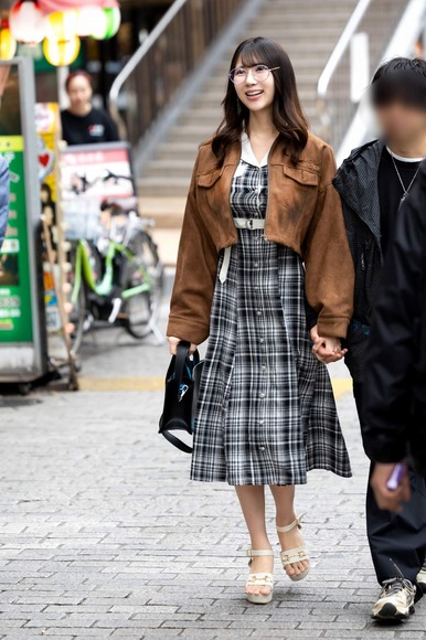 ２６歳清楚系女子を呼び出して彼氏放置させてNTR。色白美巨乳でパイズリ、綺麗なパイパンマ●コに中出し