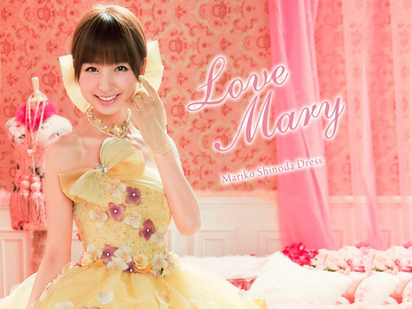 篠田麻里子のウェディングドレス姿