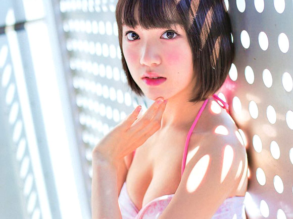 宮脇咲良のナプキンポロリ