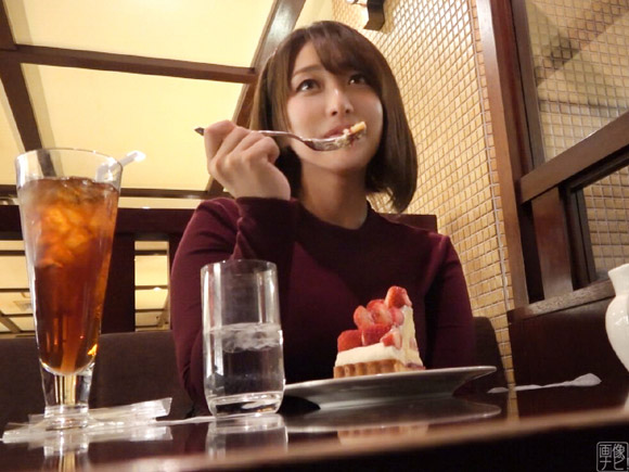 ムチムチの巨乳さんです