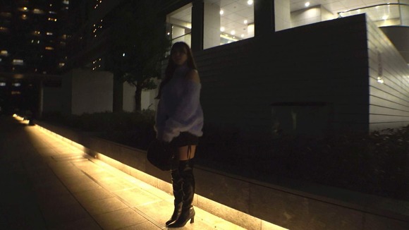 浮気性でエロいこと大好きな２１歳美容部員がネットでAV応募→体験撮影。乳首だけで絶頂しちゃう敏感ボディ…デカ●ンとバイブを交互にハメられ何度もイキまくる 3