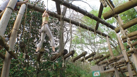 ずっとパンツ見えてる…渋谷で見つけた２１歳モデル系アパレル店員と非日常旅。実はフェラテク◎でタマ吸いも 17