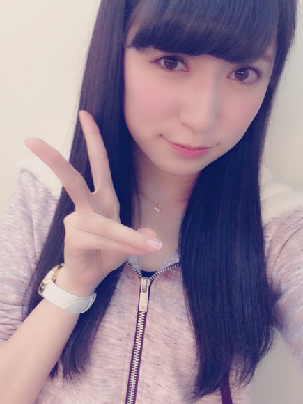 吉田朱里_自撮り045