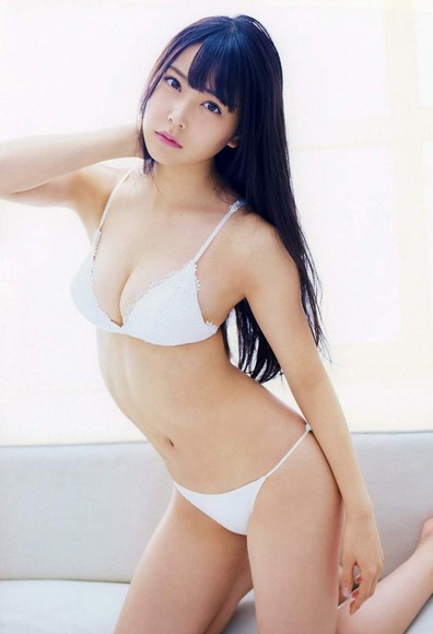 白間美瑠の水着グラビア026