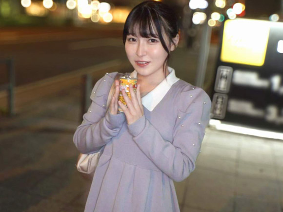 清楚系の２２歳パティシエをナンパ。ホテルで脱ぐと色白ボディにピンクの神乳首、ピンクの超美マ●コ