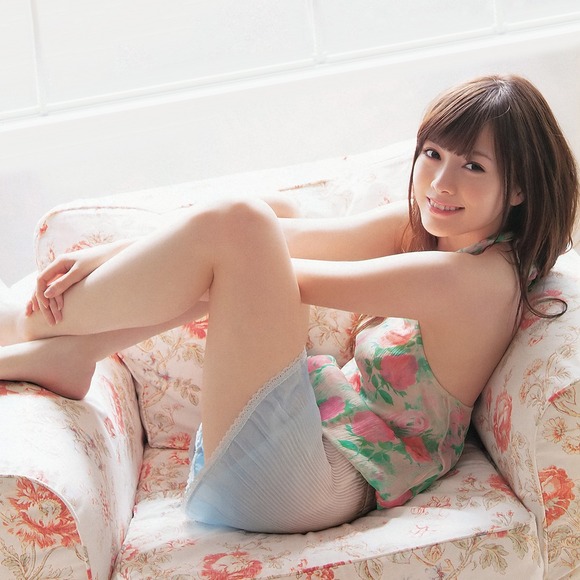 131008白石麻衣と大島優子007