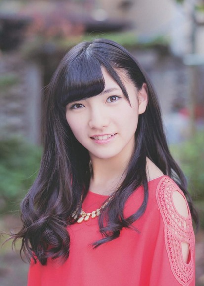 岡田奈々のグラビア画像009