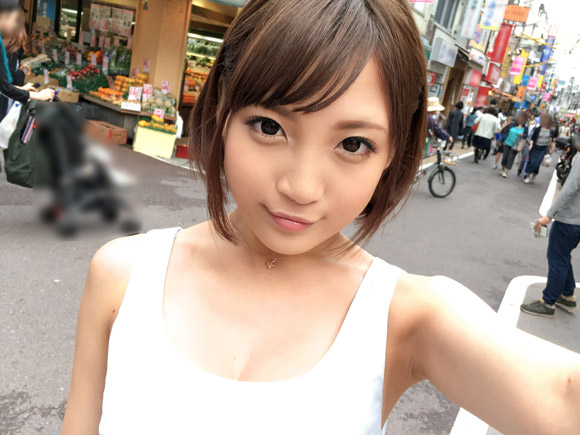 どことなく篠田麻里子に雰囲気が似ているショートヘアJD。学芸大学でナンパしてハメ撮りしちゃいます