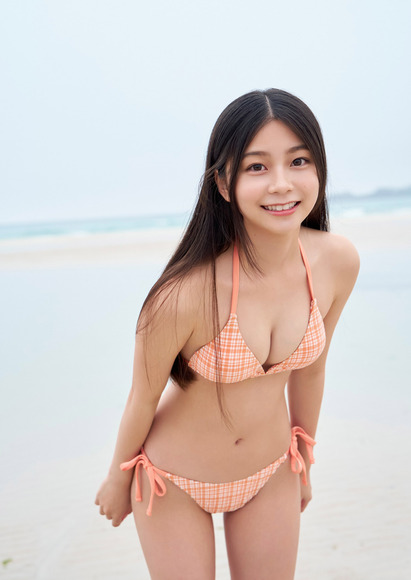稲光亜依 清楚で可愛いニュースターのフレッシュビキニ
