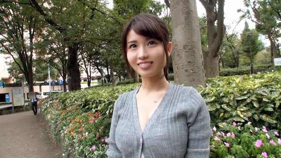 Eカップの劇団員(舞台俳優)のあやちゃん！「お金に困って募集してきた…」って言ってますが、性欲処理に困ってるのと間違えじゃないですか？！？！ならば淫乱女役って事にしますから自由にSEXして下さい！！とても演技には見えませんがね…。