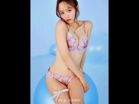 森香澄 下着モデルでかなりエッチな姿に