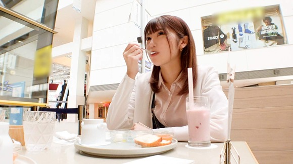 アイドル級の２０歳小悪魔女子をレンタル彼女。中華街デート→カラオケでキスしてホテルへ… 15