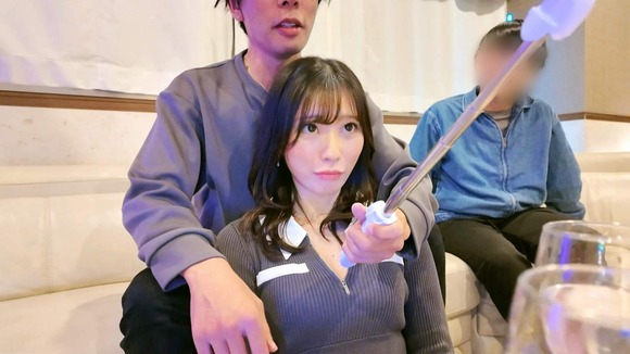 夜はヤバいくらい肉食系…２３歳清楚OLがエレベーターの中で豹変。超綺麗な美マ●コに生ハメ、騎乗位で中出しフィニッシュ 3