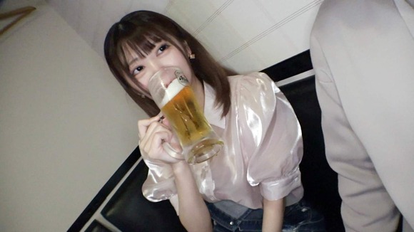 アイドル級の２０歳小悪魔女子をレンタル彼女。中華街デート→カラオケでキスしてホテルへ… 18