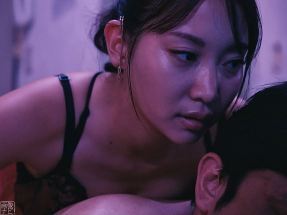松岡茉優のおっぱい露出シーン 画像ナビ 松岡茉優のおっぱい露出シーン 画像ナビ